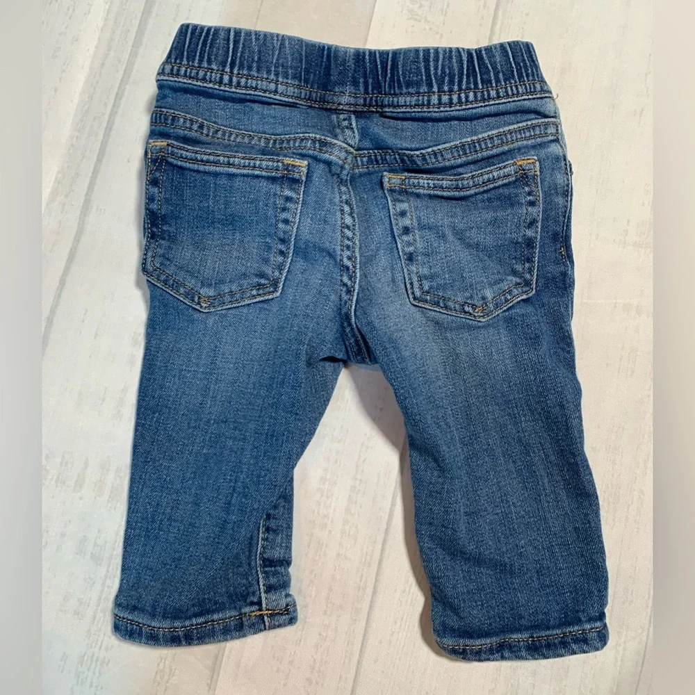 GAP Baby denim pull on jeans. Slim. Size 6-12 months.